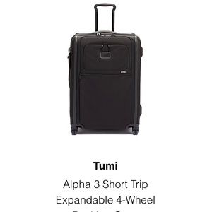 New Tumi Short Trip Expandable 4 Wheeled Luggage (Black)